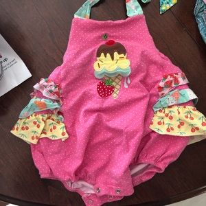 RicRac and Ruffles ice cream bubble.